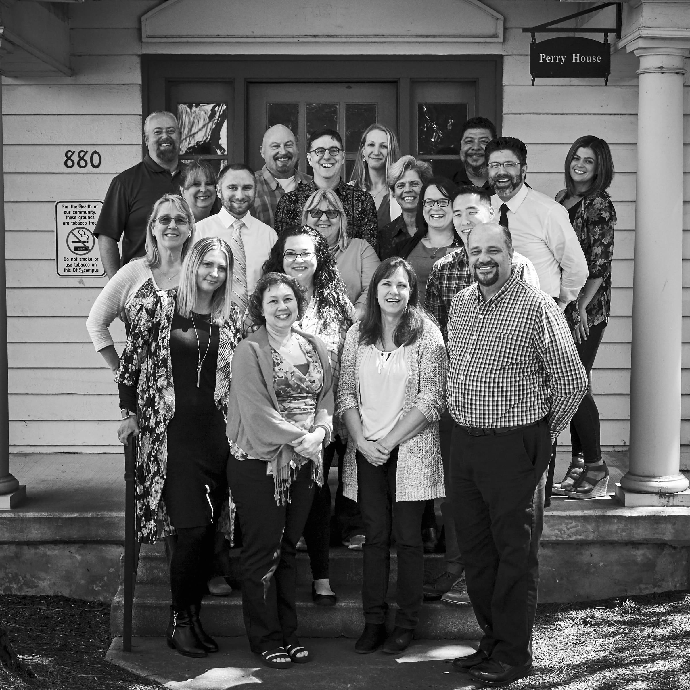 Black and white picture of Managers’ Leadership Program graduates 2018. 